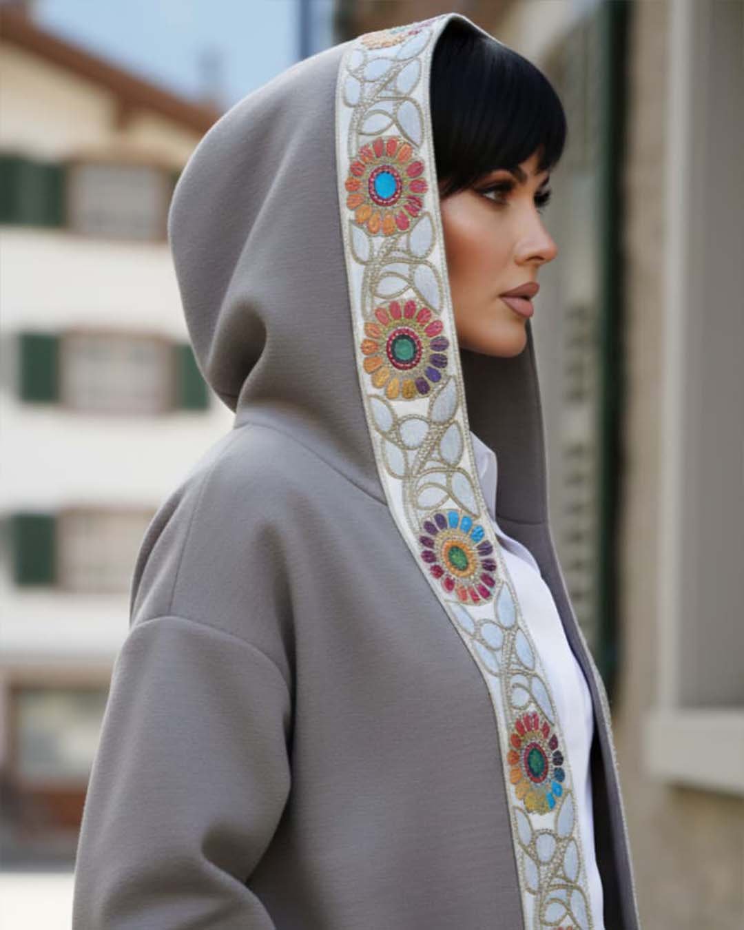 عباية بشت تريكو حبكة ناعمة تطريز ارمني يدوي طول ١٤٠ سم كواليتي عالية بلبس كل القياسات - الصورة 2