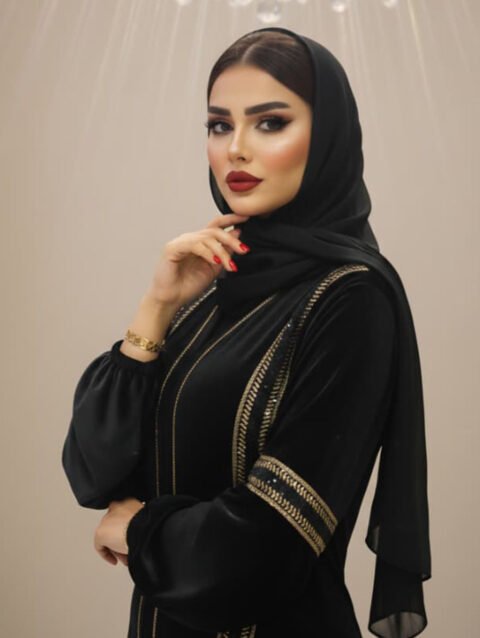 عباية شتوي مخمل شانيل وتطريز بروكار